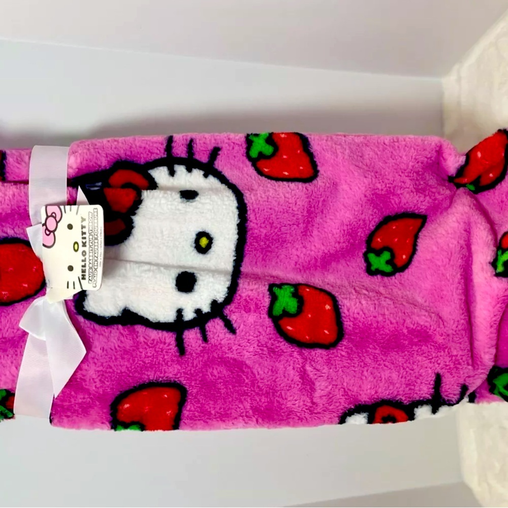 Hello kitty throw blanket - Picture 2 of 3